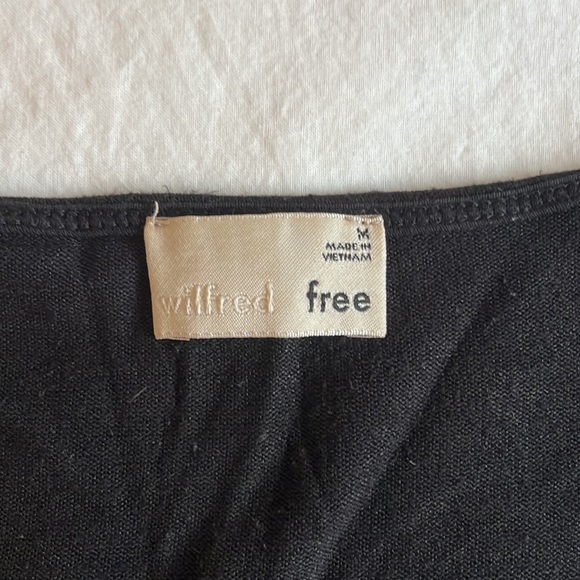 Black Aritzia dress - Picture 2 of 3